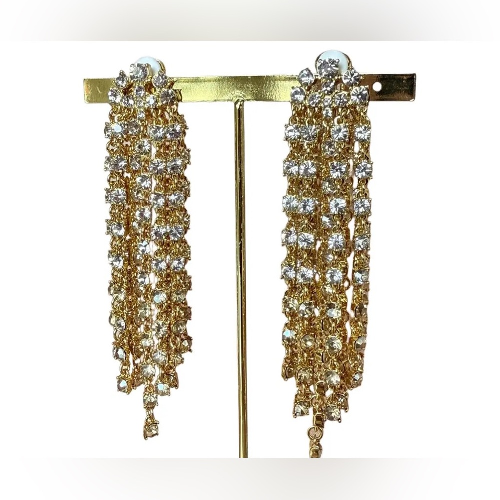 OSCAR DE LA RENTA
Crystal Cascade Waterfall
Drop clip on  Earrings